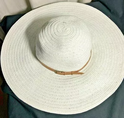 Betmar Floppy Wide Brim White Hat - Beautiful One Size • $20