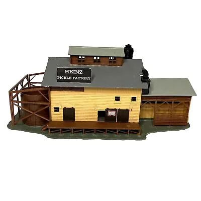 Vintage HEINZ PICKLE FACTORY BUILDING Train Set Village Plasticville / Pola ? • $36.05