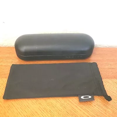 Oakley Black Clamshell Hard Torpedo Bullet Eyeglass Sunglass Case & Pouch • $13.59