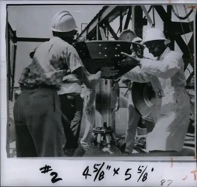 1959 Press Photo Dish Pioneer Technicians Flying Saucer - DFPD71957 • $19.99