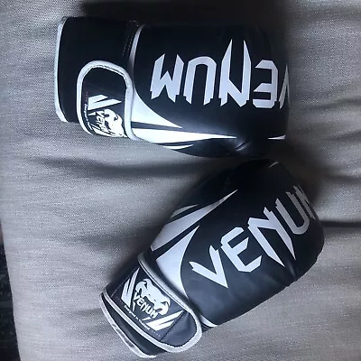Venum Elite Boxing Premium Quality Gloves Black 16 Oz • $20.99