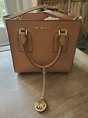 Authentic PRISTINE Michael Kors Crossover • $125