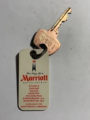 Marriot Hotel Motel Room Key Fob & Key Arlington Virginia #1016 • $21.99