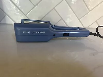 Vidal Sassoon VS129 Hair Straightener / Flattener *tested* • $16.99
