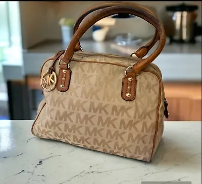 Michael Kors Signature Satchel • $10.65