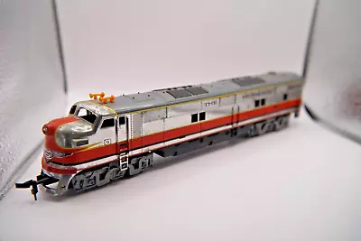 HO Scale TYCO RARE Silver Milwaukee Road E7A Diesel Train Locomotive Engine RUNS • $27.99