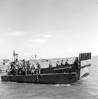 WW2 WWII Photo World War Two / US Soldiers On LCI  Manila Bay  March 1945 7343 • $6.49