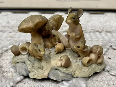 £35 • Buy Vintage Boarder Fine Arts Field Mice RW5 The Chiltern Collection WWF Figurine