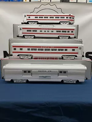 Williams Santa Fe 60’ Aluminum Streamliners 4-Car Passenger Set 43098 • $249.99