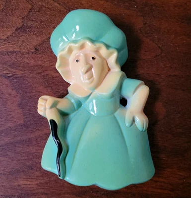 $3 • Buy Vtg 1965 Miller Studio Inc Chalkware OLD LADY Wall Decore Neat