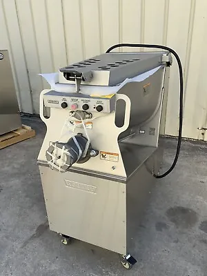 New Hobart MG2032 Commercial Meat Grinder Mixer #32  200# Capacity Butcher C • $27500