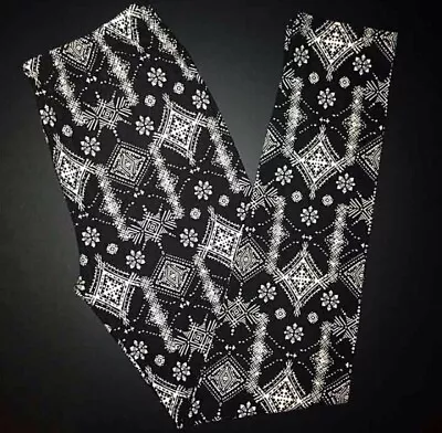 Buttery Soft Christmas Mosaic Snowflake Leggings One Size S M L Holiday Snow OS • $25.99