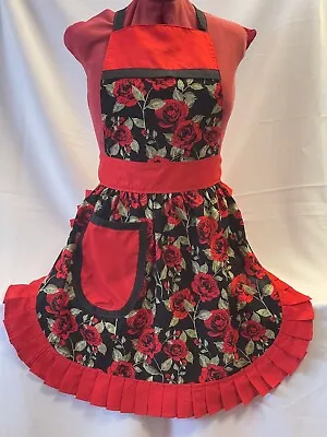 £25.99 • Buy RETRO VINTAGE 50s STYLE FULL APRON / PINNY - RED ROSES On BLACK With RED TRIM
