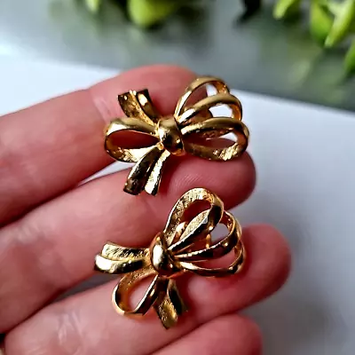 Vintage Estate Monet Gold Tone Bows Earrings Clip On • $0.99