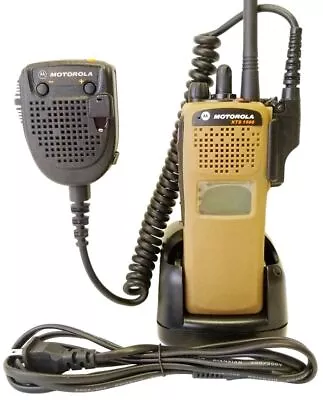 Motorola XTS1500 1.5 VHF 136-174MHz ADP P25 Digital Two Way Radio H66KDD9PW5BN • $289