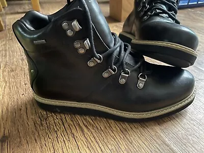 £20 • Buy Ladies Clark’s Walking Boots. Size 5 1/2 D. Very Good Condition. 