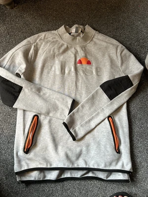 £5 • Buy Ellesse Sweater Size 12