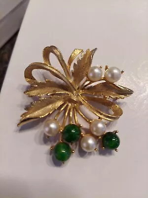 Vintage Sarah Coventry  Faux Pearl And Jade  Pin Brooch • $15