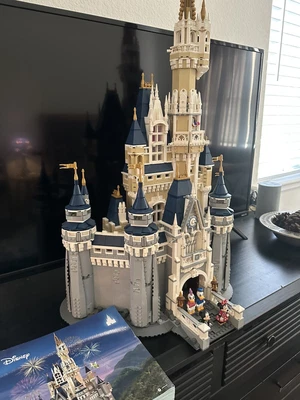 $229 • Buy LEGO Disney Castle, 71040, Cinderella Castle Pre-owned READ DESCRIPTION