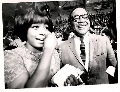 LG60 1965 Original Photo BOXING CHAMP MUHAMMAD ALI FIRST WIFE SONJI ROI RINGSIDE • $9.99