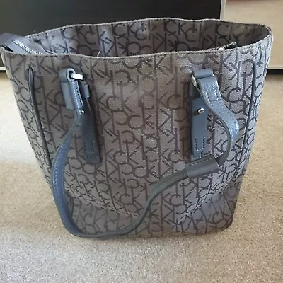 CK Handbag Calvin Klein Grey Medium • £10