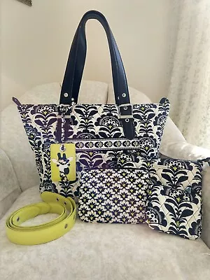 Vera Bradley Fanfare Tote With Accessories • $100