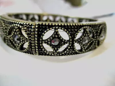 AVON Infinite Stars Stretch Bracelet Burnished Brass W/Rhinestones One Size • $13.99