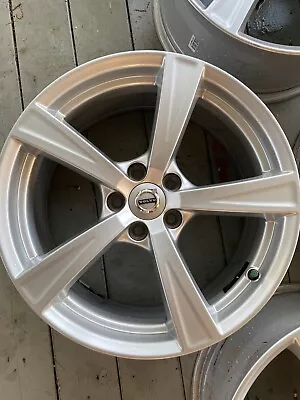 Volvo XC90 2017 18 2019 18  OEM Rim Wheel - Part # 31423515 - Great Condition! • $250