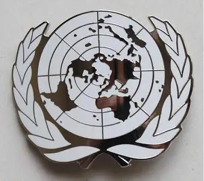 Military UN United Nations Peace Keeping Beret Cap Hat Metal Pin Badge - US073 • £12.59