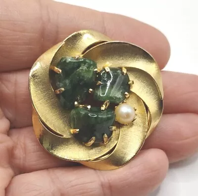 Vintage Gold Tone Jade Pearl Brooch Pin E17 • $4.25