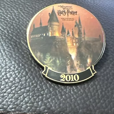 Universal Studios -Harry Potter  Wizarding World 2010 Team Member  Pin • $9.99