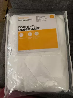 Room Essentials Full Size Microfiber Mattress Pad Hypoallergenic White • $7.19