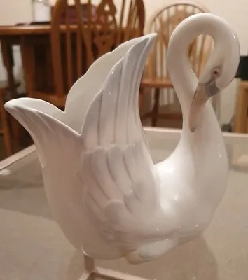 NAO By Lladro Swan Figurine • £14.99