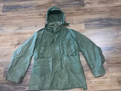 Vintage M-65 Field Jacket Size Small Army Vietnam Era Green Military OG-107 • $79.97