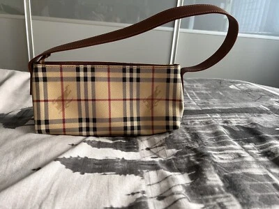 £82 • Buy Vintage Burberry Nova Check Shoulder Hand Bag