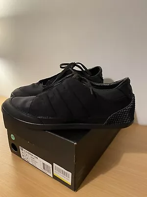 Y3 Black Trainers Size 9 • £40