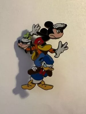 Disney Auctions Exclusive Mickey Goofy Donald Searching Pin - LE 100 (C5) • $54.95