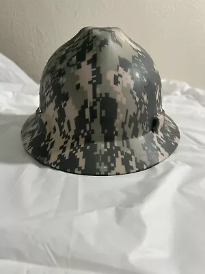 Medium MSA Freedom Series Camouflage V-Gard Hard Hat Helmet EUC • $27.99