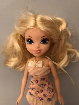 2009 Moxie Girlz Teenz Avery Doll Blond Hair Blue Eyes Cup Cack Dress • $5.68