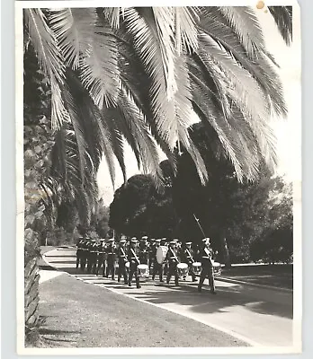 US MARINES Drum And Bugle Corps March In San Diego CALIFORNIA 1960 Press Photo • $40