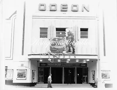 Real Photograph 8x10 The Odeon Cinema Worcester Park D67 • £14.24