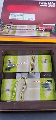 $104.43 • Buy Marklin 8992 Z Scale Track Crossing Gate Set