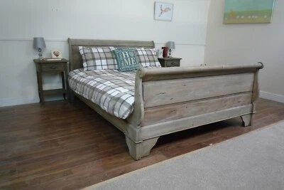 £749 • Buy French Chantilly King Size Sleigh Bed In A Weathered Oak Finish - Hand Carved 