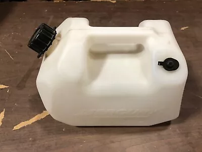 Mercury 2Gallon Gas Tank 877693K1 • $10