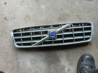 VOLVO XC70 2001 Front Grill Assembly 9190986 • $62.23