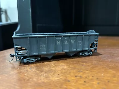 HO Scale Norfolk & Western N&W 2-bay Open Hopper 29410 Kadees • $0.99