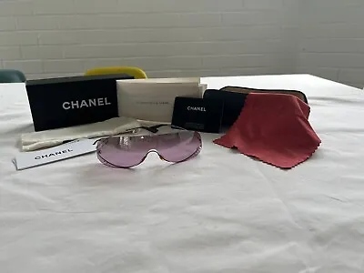 Chanel Sport Pearl Vintage Rimless Sunglasses • £200