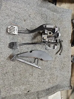 BMW E46 3 MANUAL PEDALS SET ASSEMBLY CLUTCH PEDAL ASSEMBLY 323i 325i 330i M3  • $225