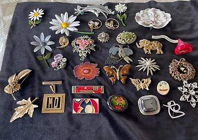 Lot Of  31 Vtg Assorted Estate Pin Brooches 5 Signed • $31