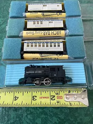 N Scale Gauge Bachmann Baltimore And Ohio#98 Locomotive. With (3) B&O Cars. • $30